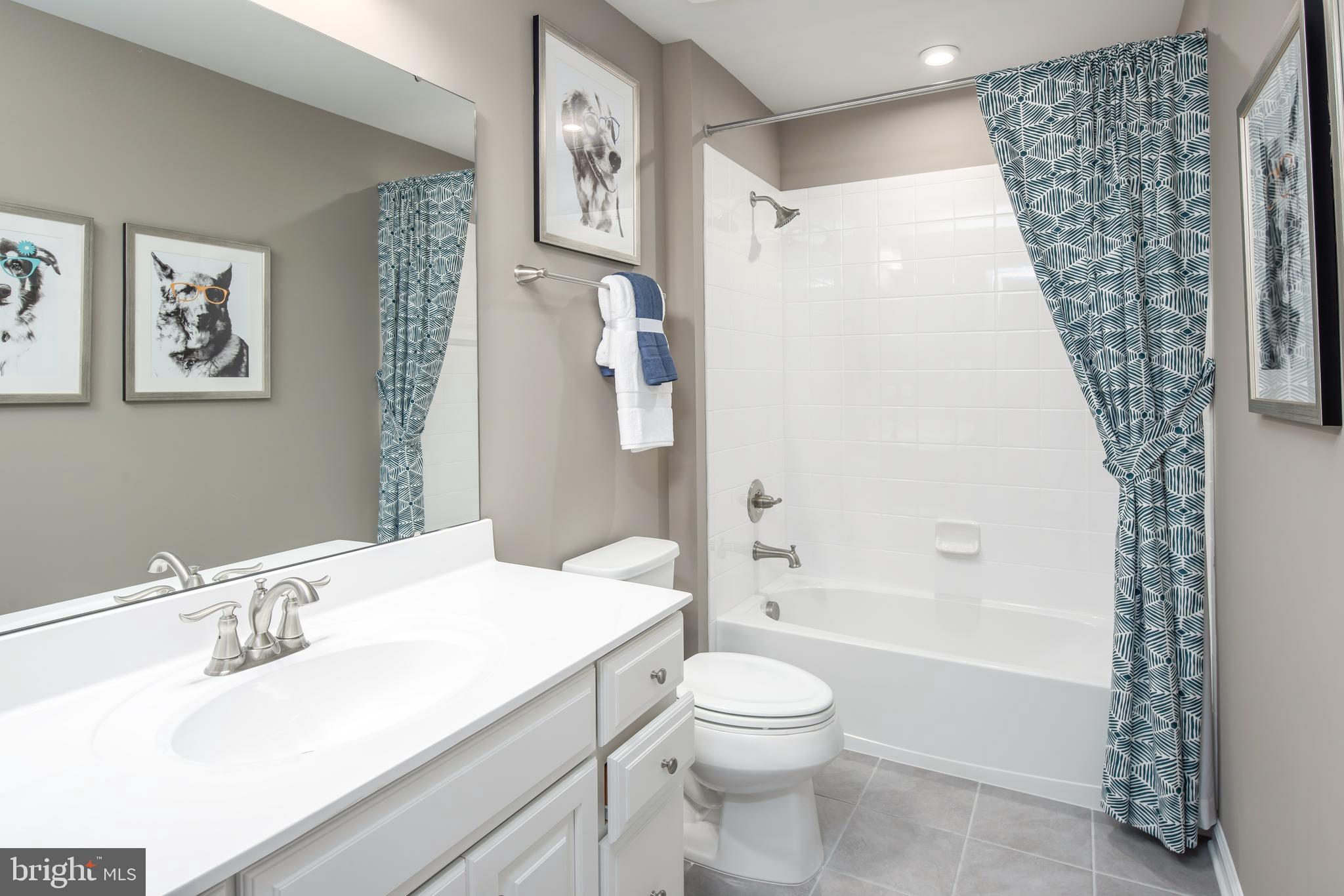 14701 Ring House Road Brandywine, MD 20613 - Photo 17 of 18 HALL BATHROOM - UPPER LEVEL