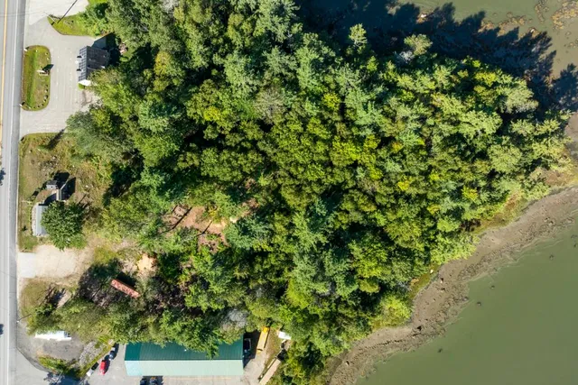 $269,000 | 48 U.S. Rte 1, Edgecomb, ME 04556