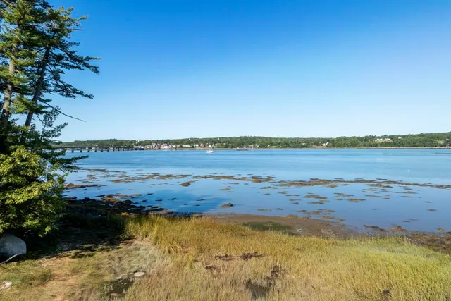 $269,000 | 48 U.S. Rte 1, Edgecomb, ME 04556