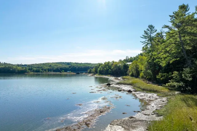 $269,000 | 48 U.S. Rte 1, Edgecomb, ME 04556
