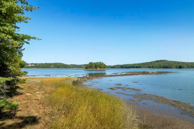 $269,000 | 48 U.S. Rte 1, Edgecomb, ME 04556