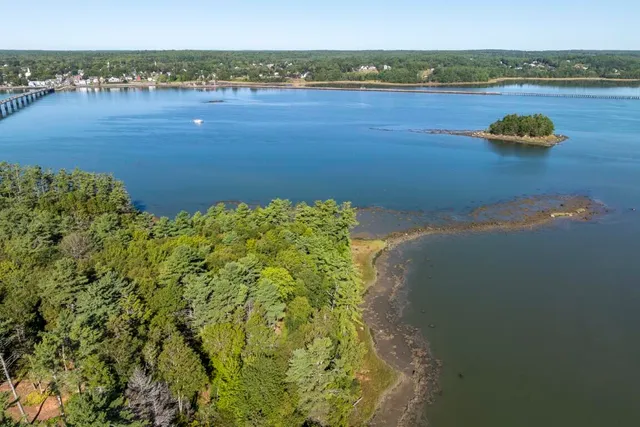 $269,000 | 48 U.S. Rte 1, Edgecomb, ME 04556