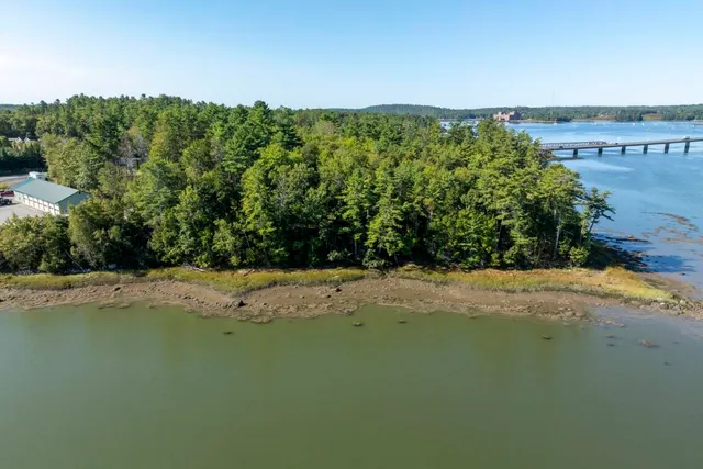 $269,000 | 48 U.S. Rte 1, Edgecomb, ME 04556