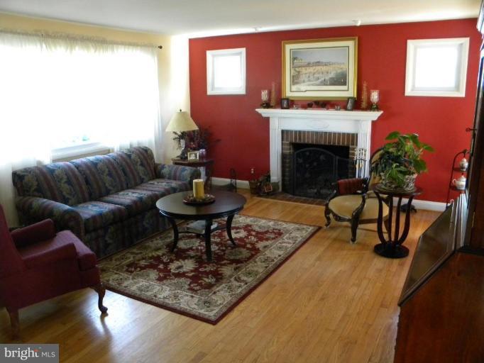 1621 Landon Road Towson, MD 21204 - Photo 2 of 8 Wood Burning Fireplace