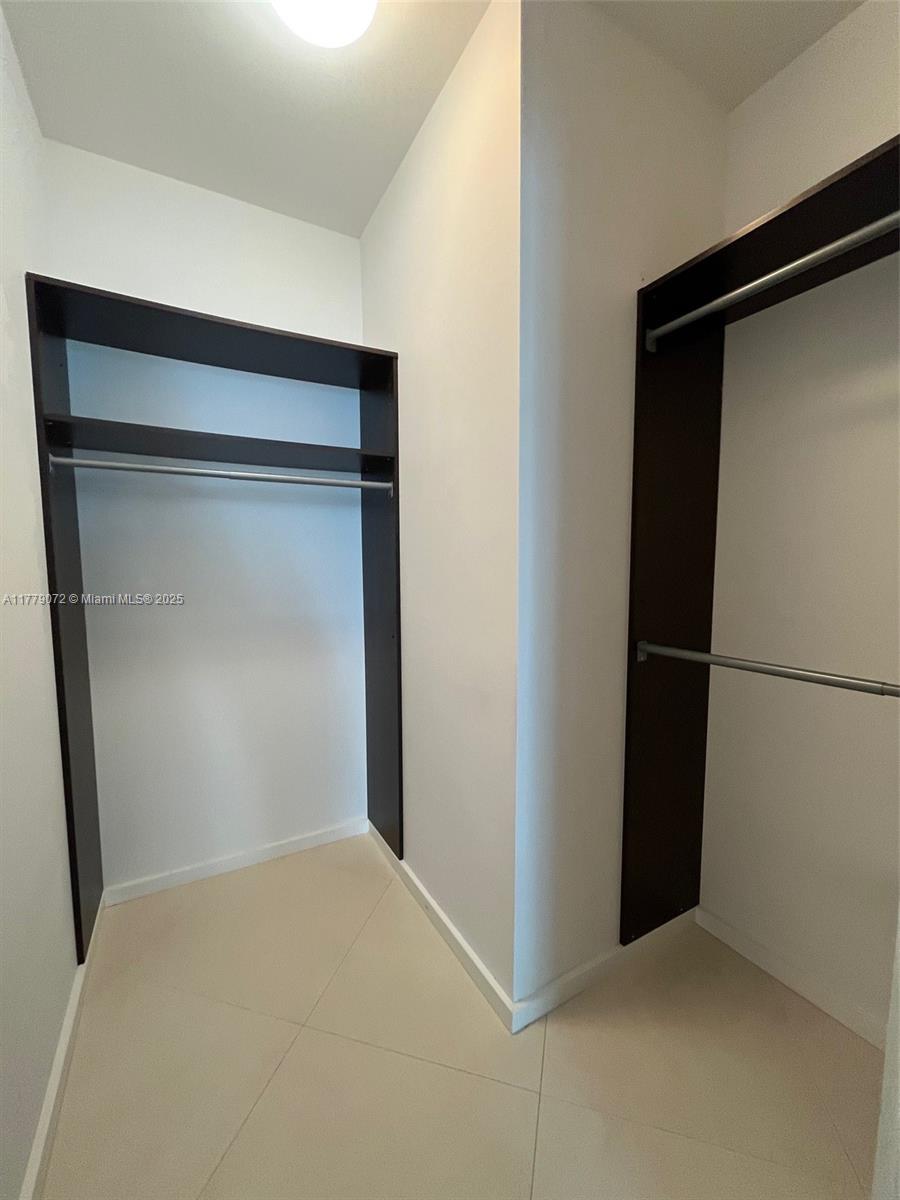 900 Biscayne Boulevard, Unit 4312 Miami, FL 33132 - Photo 9 of 36 a view of closet