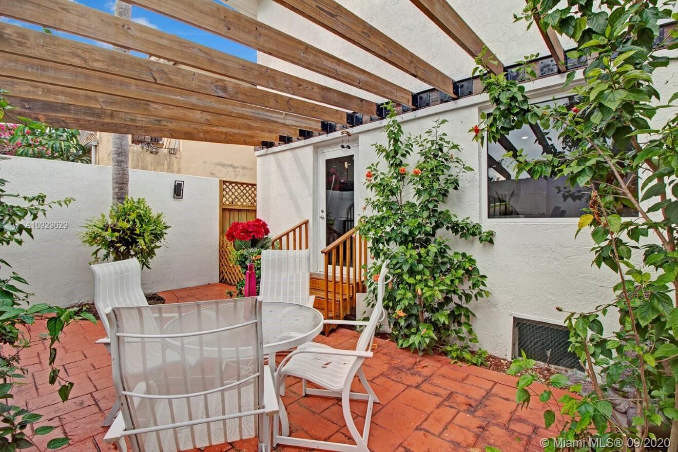 665 Southwest 19th Road Miami, FL 33129 - Photo 5 of 38