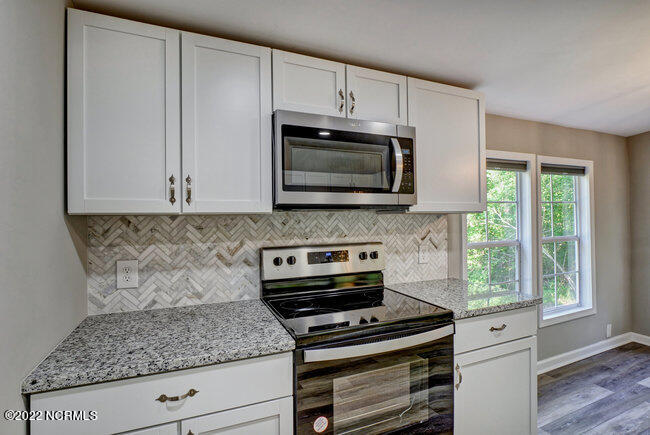 109 Colbert Lane Hampstead, NC 28443 - Photo 15 of 30 016_p8388584_85_86_87_88_89_90