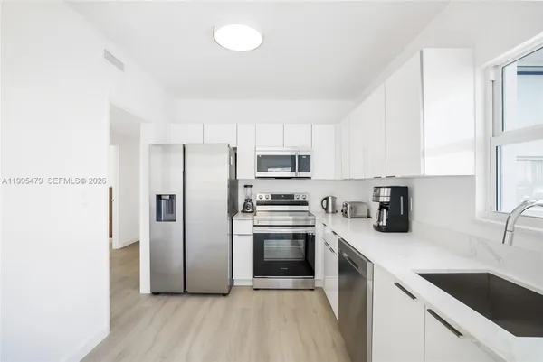 $5,950 | 9881 East Bay Harbor Drive, Unit 401, Bay Harbor Islands, FL 33154