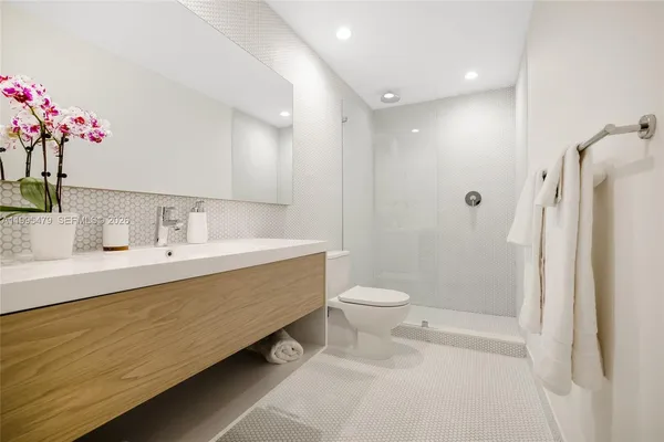 $5,950 | 9881 East Bay Harbor Drive, Unit 401, Bay Harbor Islands, FL 33154