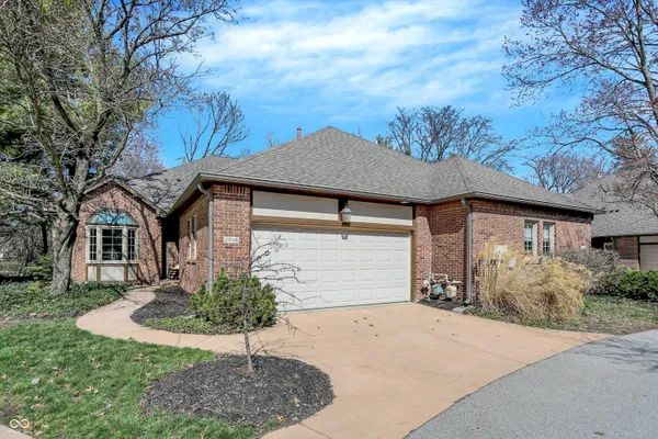 $298,000 | 2048 Oldfields Cir N Drive, Indianapolis, IN 46228