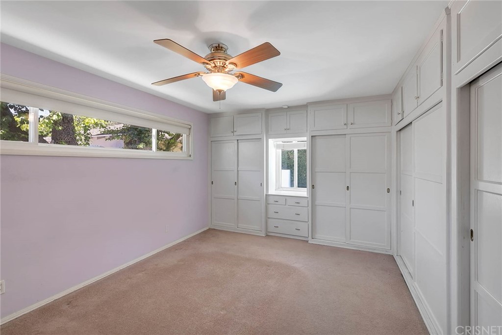 4906 Van Noord Avenue Sherman Oaks, CA 91423 - Photo 25 of 39 a view of an empty room with a window