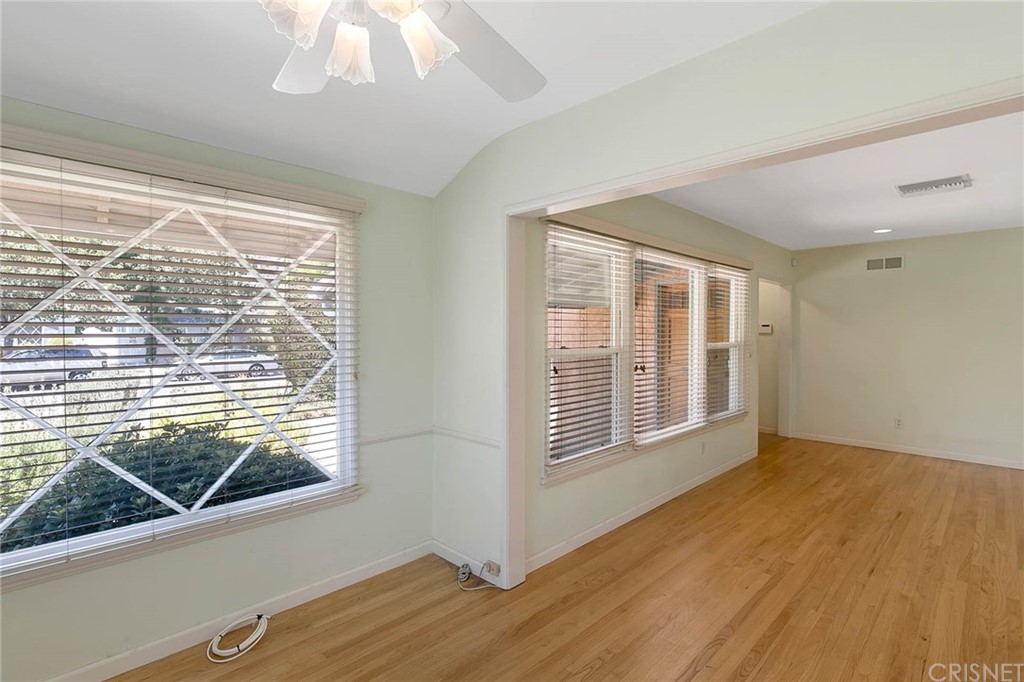 4906 Van Noord Avenue Sherman Oaks, CA 91423 - Photo 10 of 39 a view of an empty room with a window
