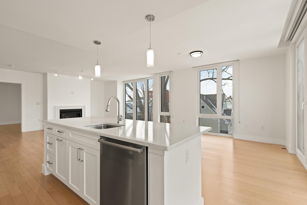 7 Beech Street, Unit 311 Cambridge, MA 02140 - Photo 3 of 23