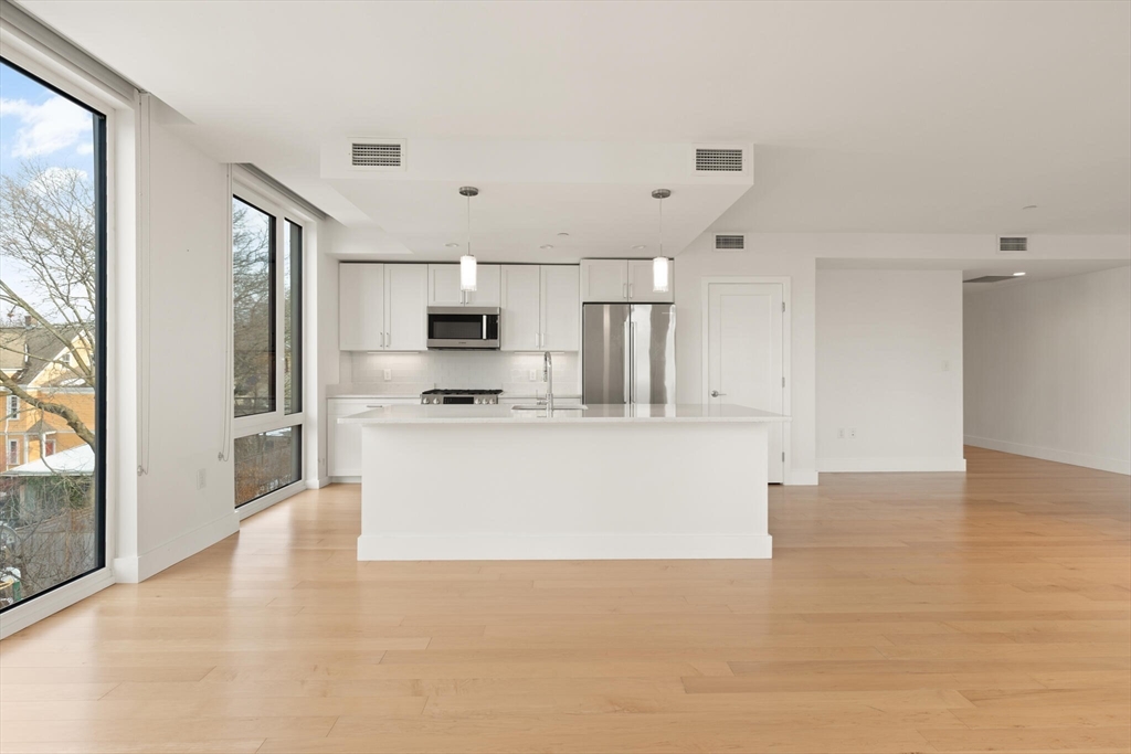 7 Beech Street, Unit 311 Cambridge, MA 02140 - Photo 4 of 23