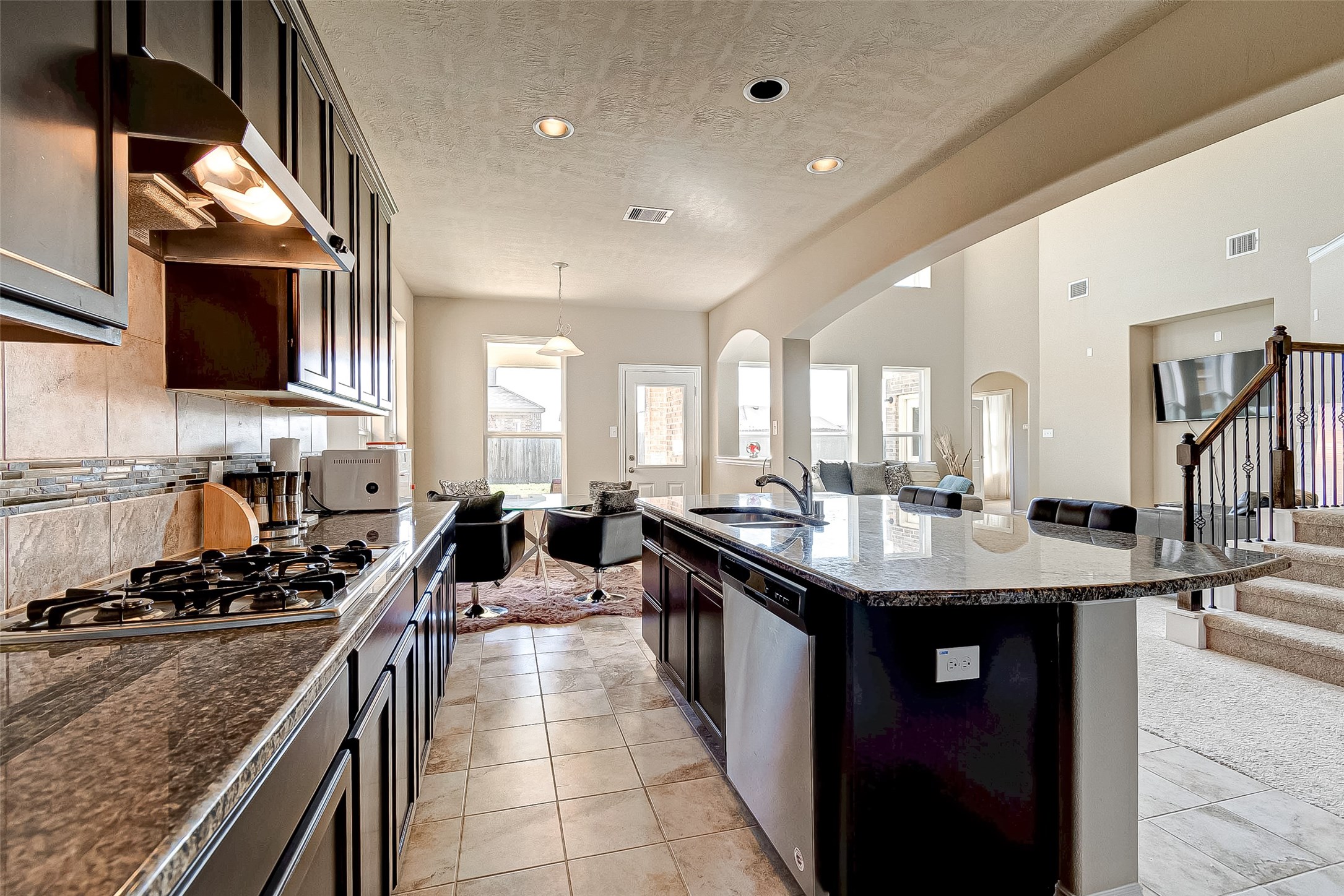 907 River Delta Lane Rosenberg, TX 77469 - Photo 18 of 49 a kitchen with lots of counter top space