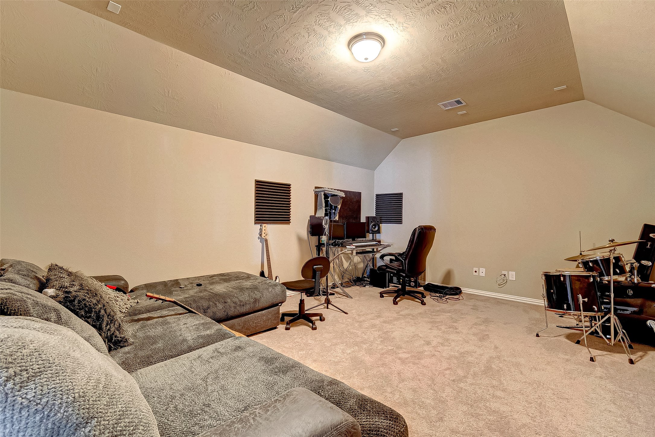907 River Delta Lane Rosenberg, TX 77469 - Photo 37 of 49 a living room with furniture