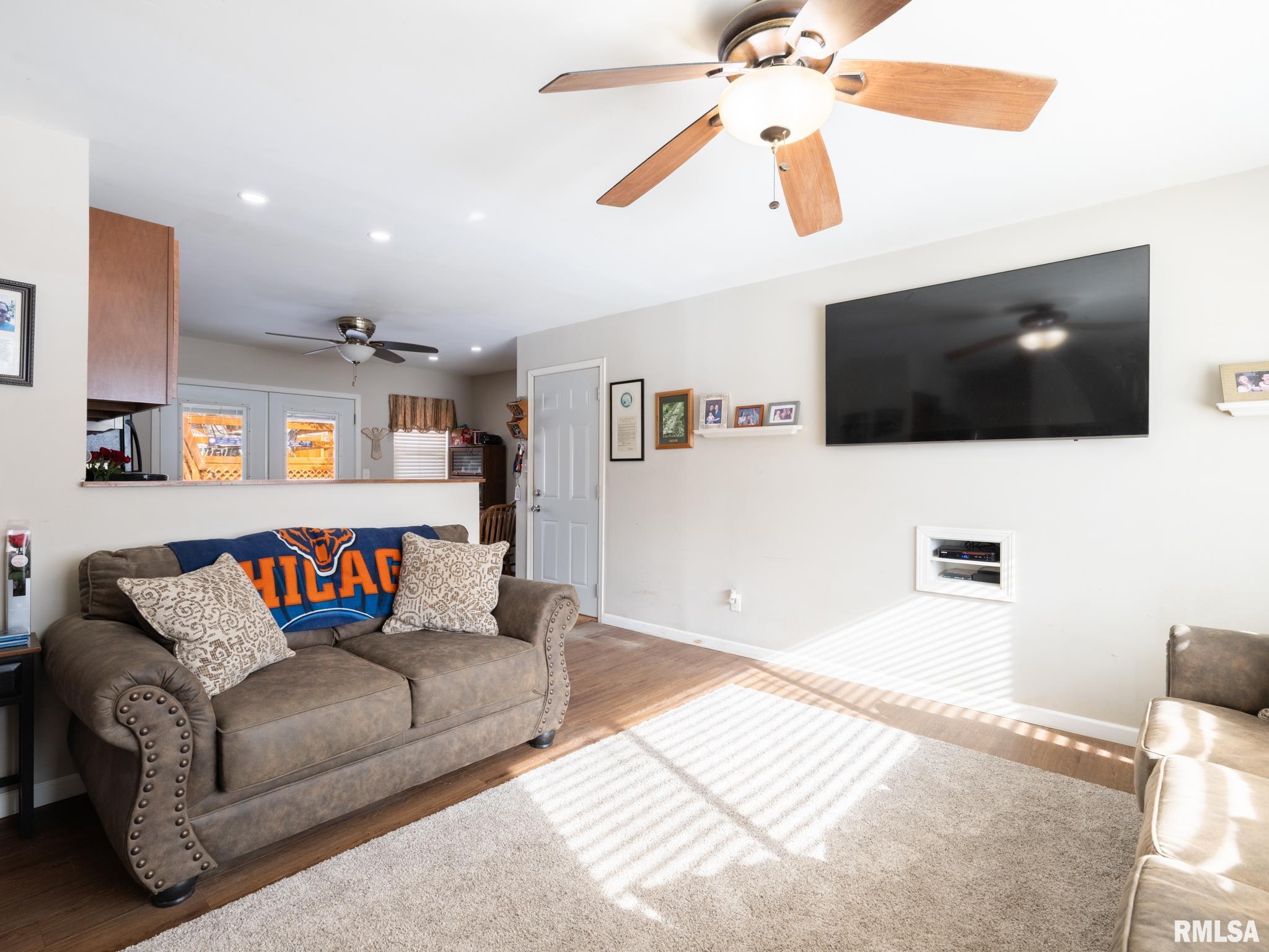 4049 West Hillmont Road Peoria, IL 61615 - Photo 2 of 21