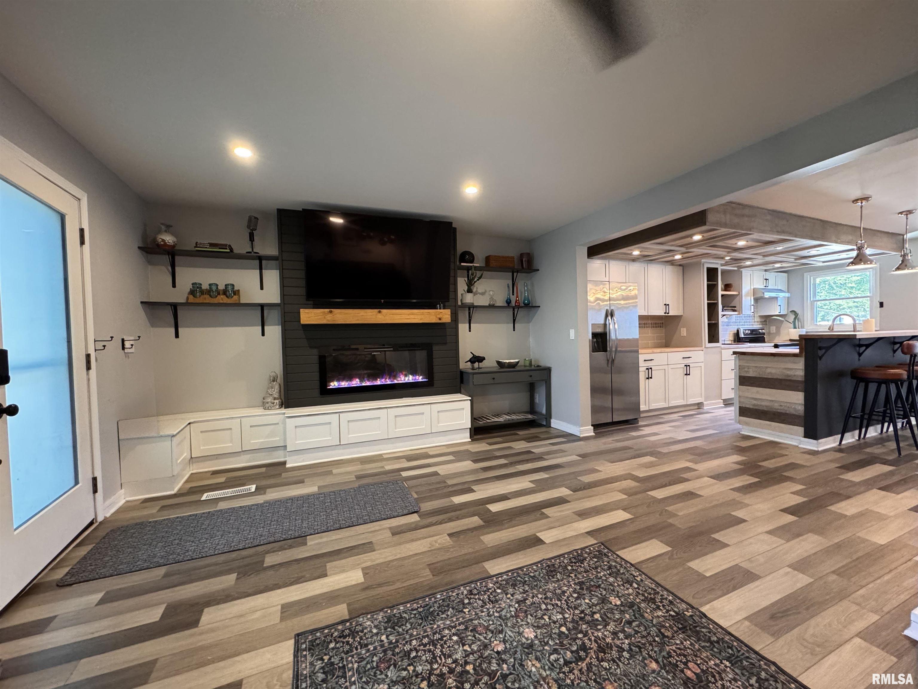 255 Jamestown Road Macomb, IL 61455 - Photo 5 of 35
