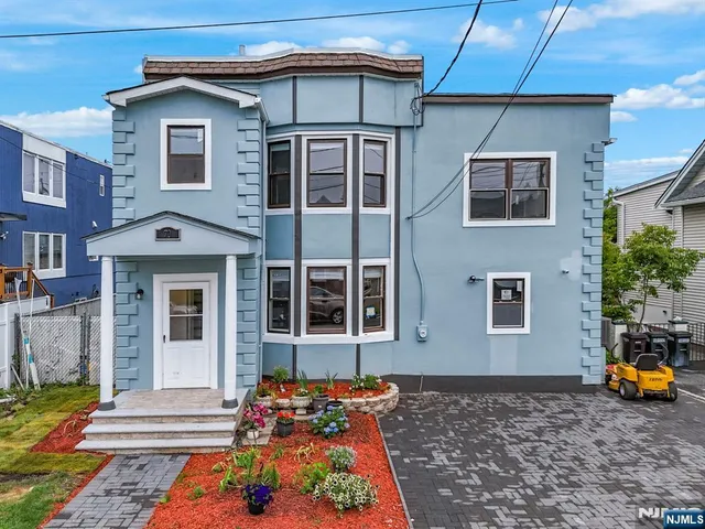 $899,999 | 70 Bruno Street, Moonachie, NJ 07074