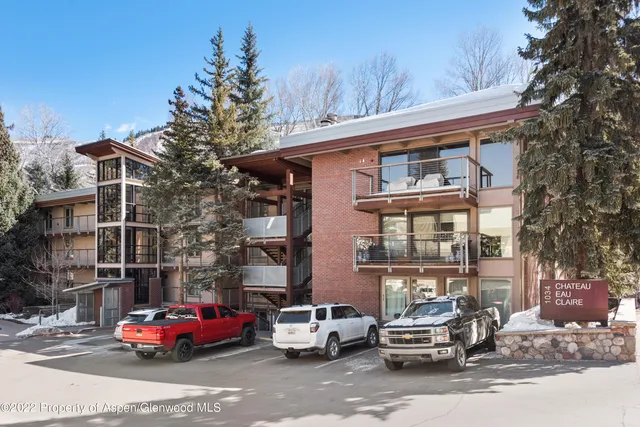 a car parked in front of a building
