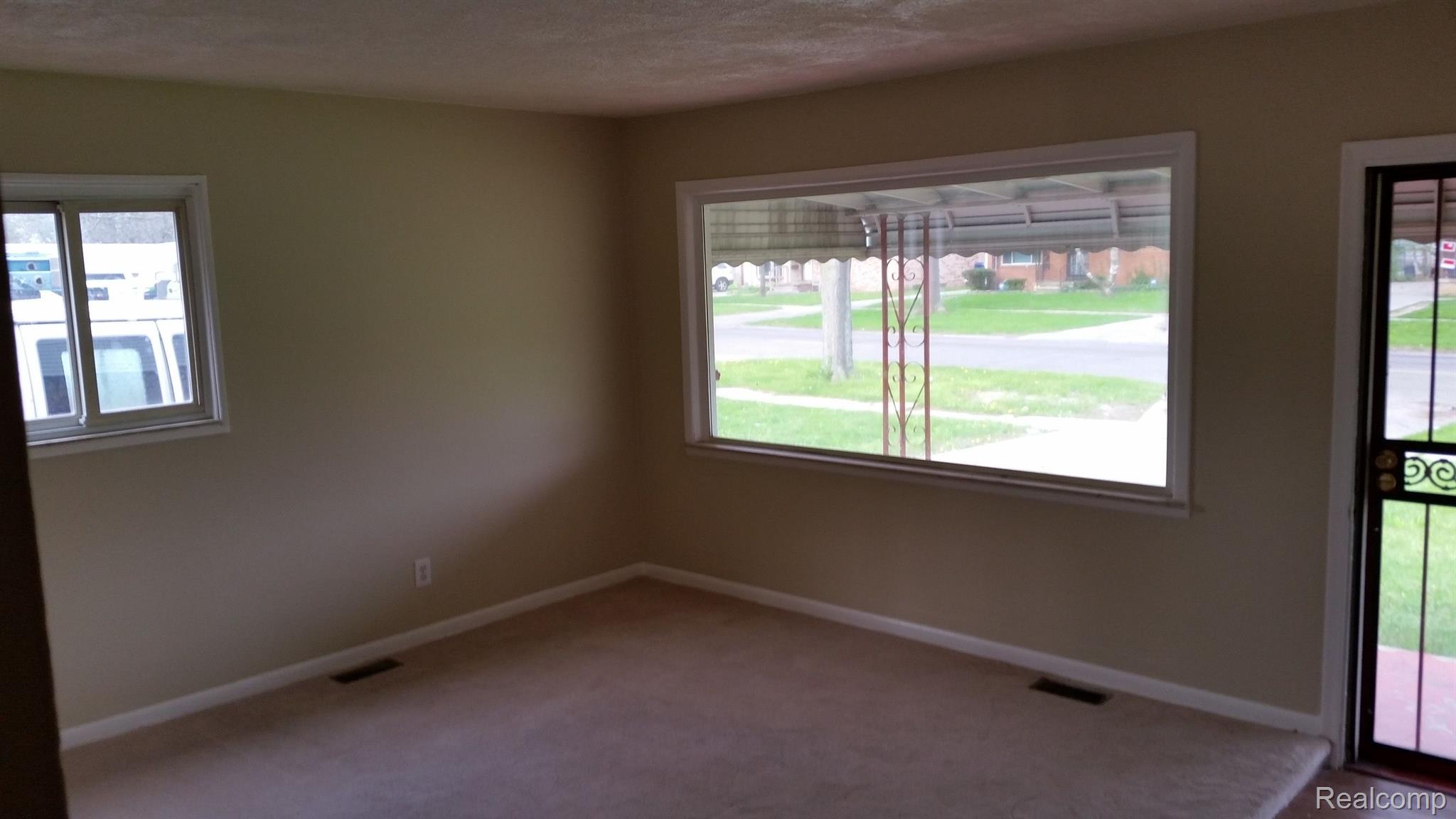 5907 Fleming Road Flint, MI 48504 - Photo 4 of 14 Gallery Image 4