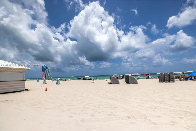 $529,000 | 5225 Collins Avenue, Unit 1114, Miami Beach, FL 33140