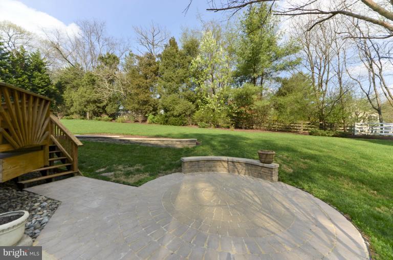 1215 Tottenham Court Reston, VA 20194 - Photo 11 of 30 patio