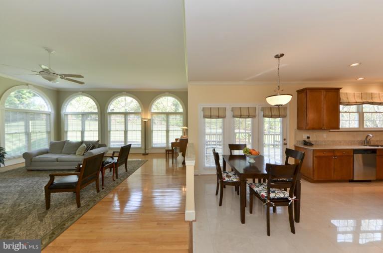 1215 Tottenham Court Reston, VA 20194 - Photo 15 of 30 Family Room & Breakfast Area