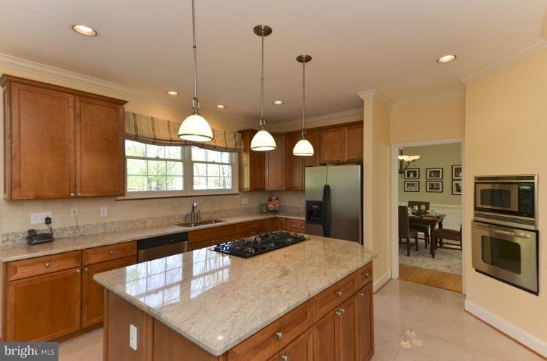 1215 Tottenham Court Reston, VA 20194 - Photo 28 of 30 Kitchen
