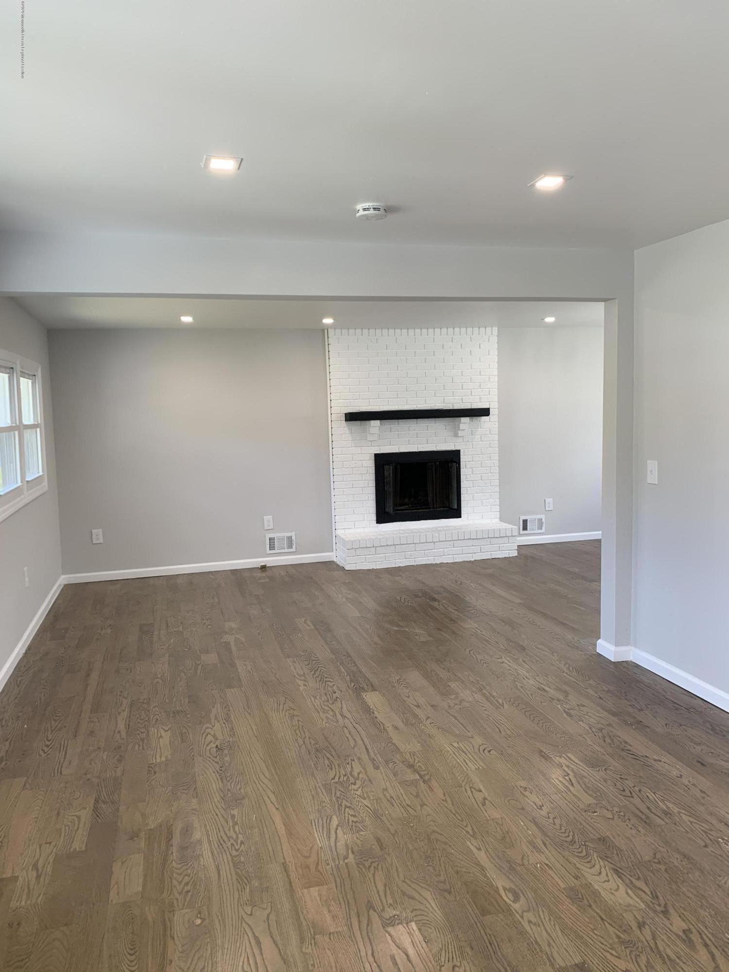 23 Adelphi Road Toms River, NJ 08757 - Photo 2 of 14 7F3E0025-E288-431C-BD6A-A4FEA637C601