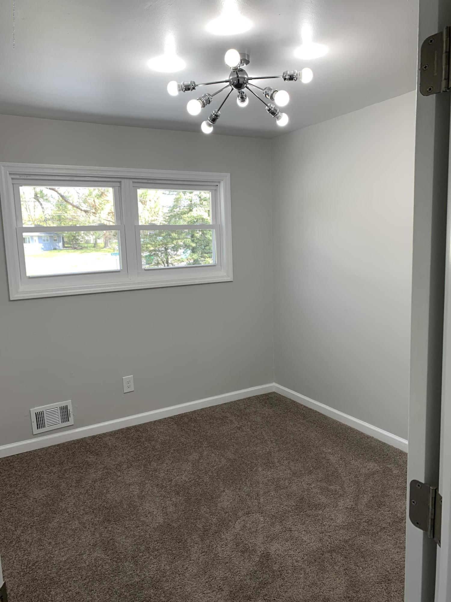 23 Adelphi Road Toms River, NJ 08757 - Photo 8 of 14 22913D47-7592-4076-B0A4-F170AC9FCBAC