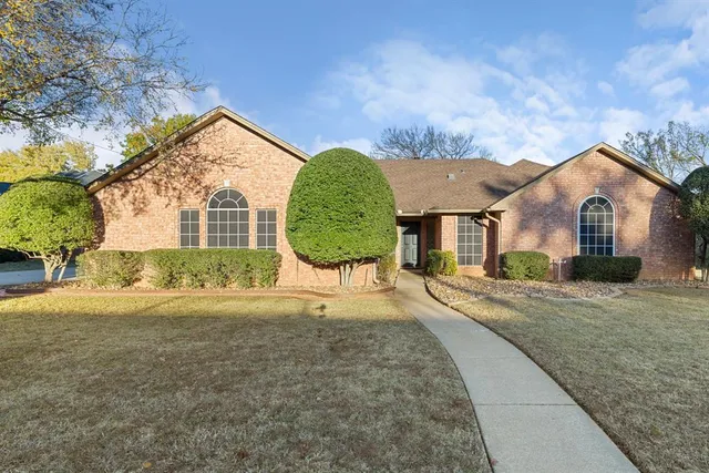 $2,700 | 1418 Holley Creek Lane, Mansfield, TX 76063