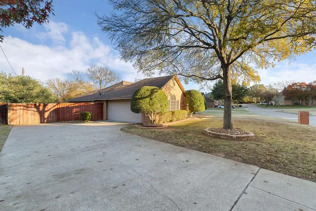$2,700 | 1418 Holley Creek Lane, Mansfield, TX 76063