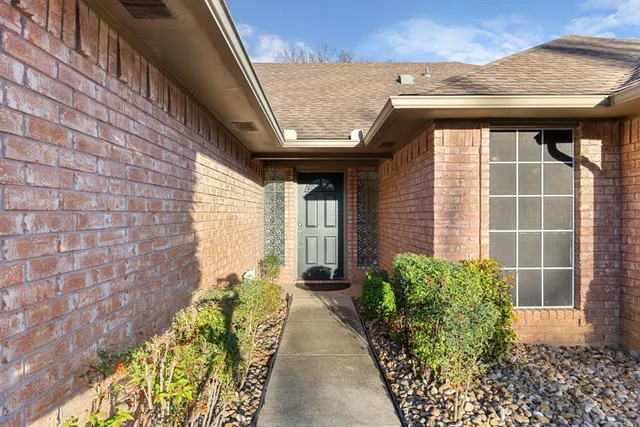 $2,700 | 1418 Holley Creek Lane, Mansfield, TX 76063