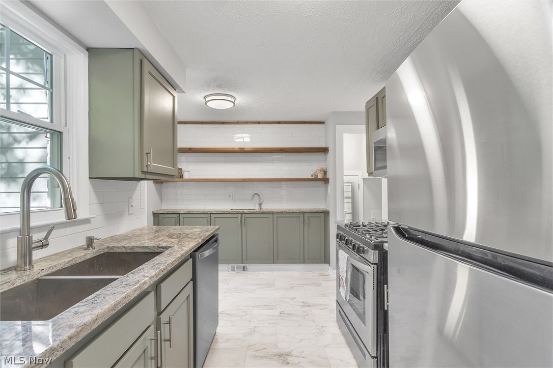 3738 Bainbridge Road Cleveland Heights, OH 44118 - Photo 13 of 31