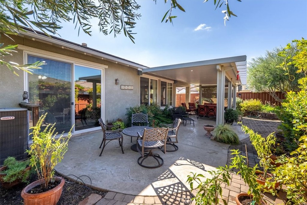 2425 Traditions Loop Paso Robles, CA 93446 - Photo 31 of 34 a view of a chairs and table in a patio