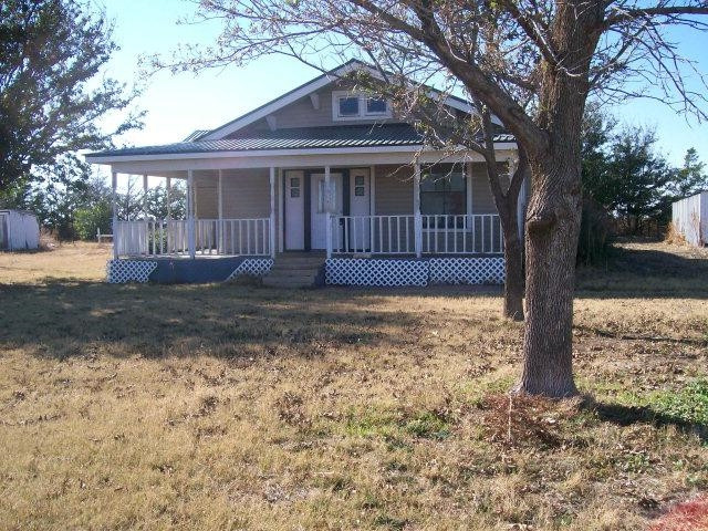 402 Farm Rd 2106 Slaton, TX 79364 - Photo 3 of 8 Photo 3