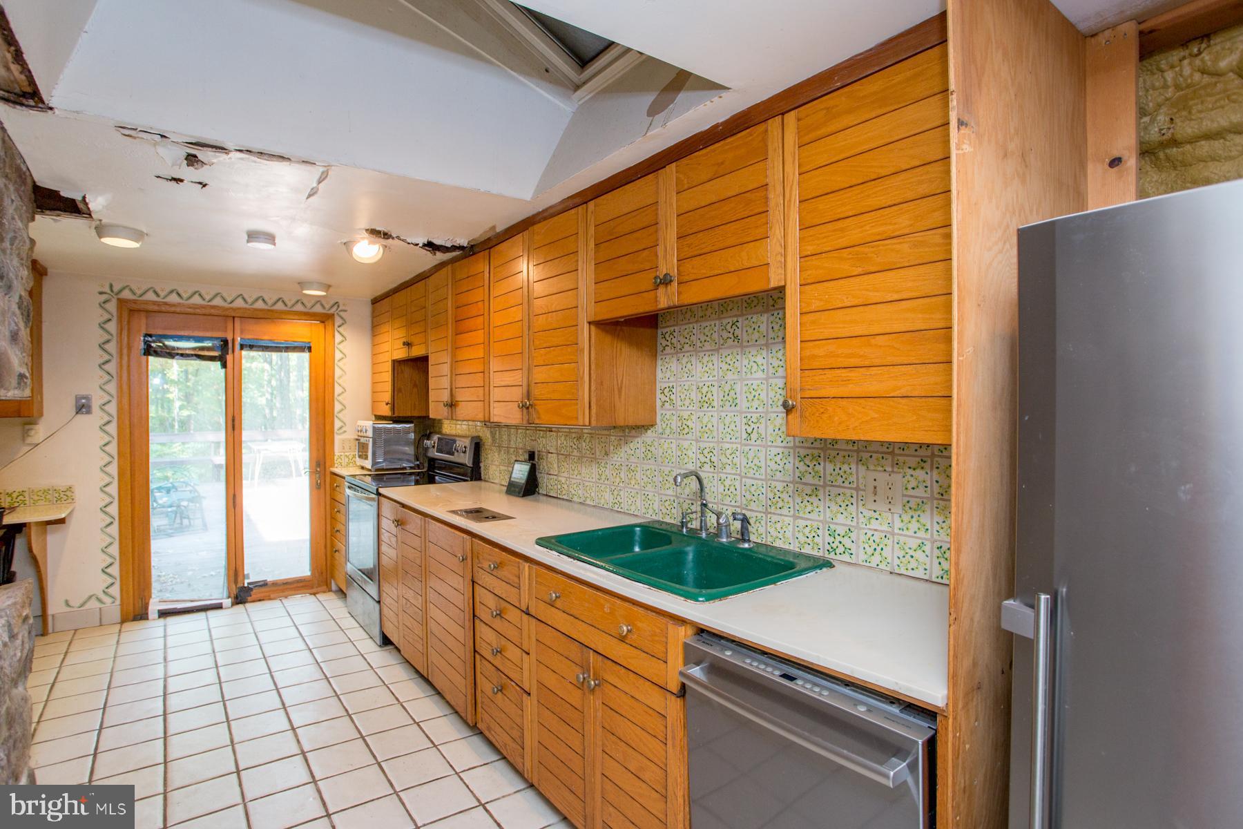 5131 Toll Gate Road Pipersville, PA 18947 - Photo 13 of 53 View of other side of cabinets