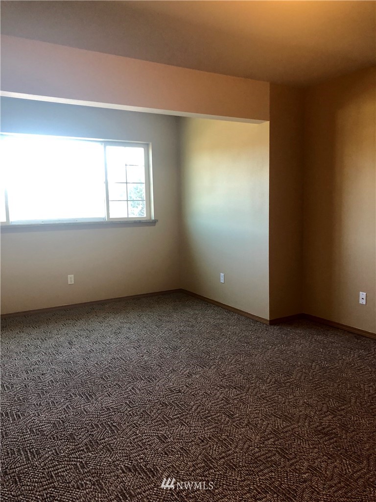 2731 Russell Road Centralia, WA 98531 - Photo 13 of 21