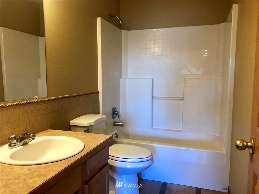 2731 Russell Road Centralia, WA 98531 - Photo 14 of 21