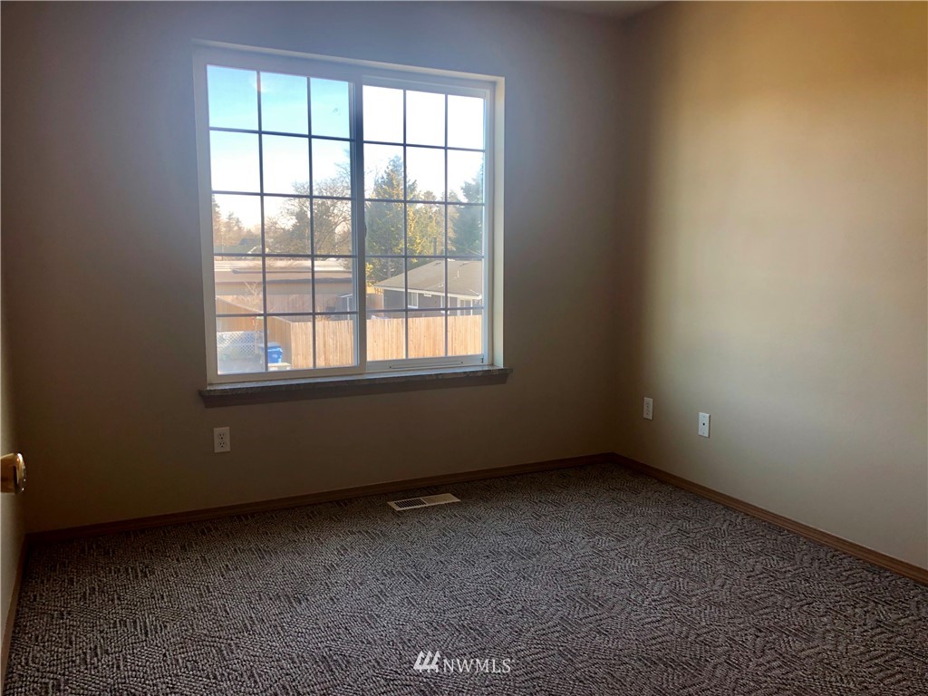 2731 Russell Road Centralia, WA 98531 - Photo 17 of 21