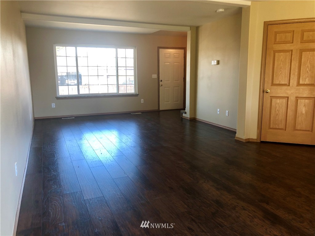 2731 Russell Road Centralia, WA 98531 - Photo 8 of 21