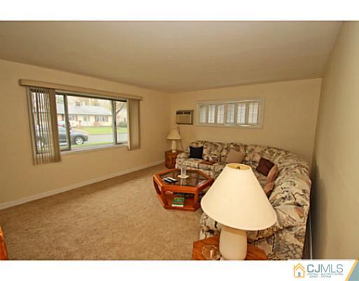 7 Comstock Road Edison, NJ 08817 - Photo 2 of 25