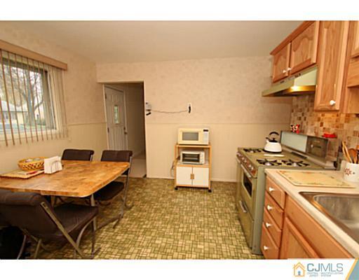 7 Comstock Road Edison, NJ 08817 - Photo 14 of 25