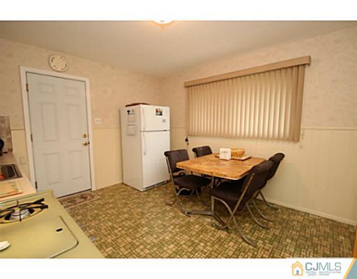 7 Comstock Road Edison, NJ 08817 - Photo 16 of 25