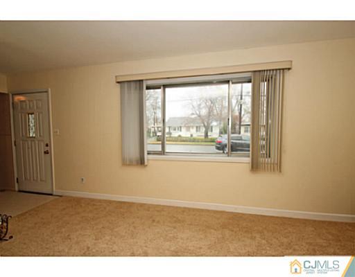 7 Comstock Road Edison, NJ 08817 - Photo 10 of 25