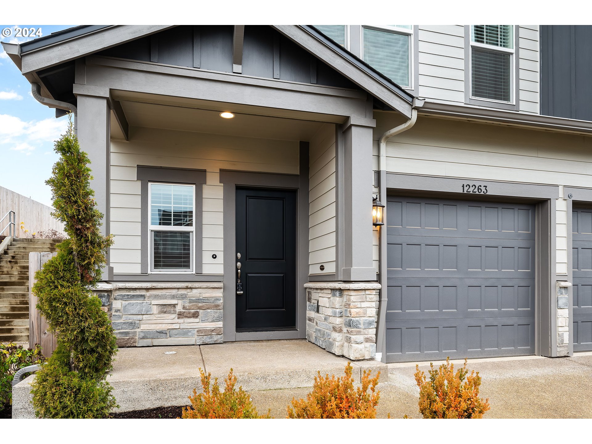 12263 Southwest Strobel Road Beaverton, OR 97007 - Photo 2 of 46 Gallery Image 2