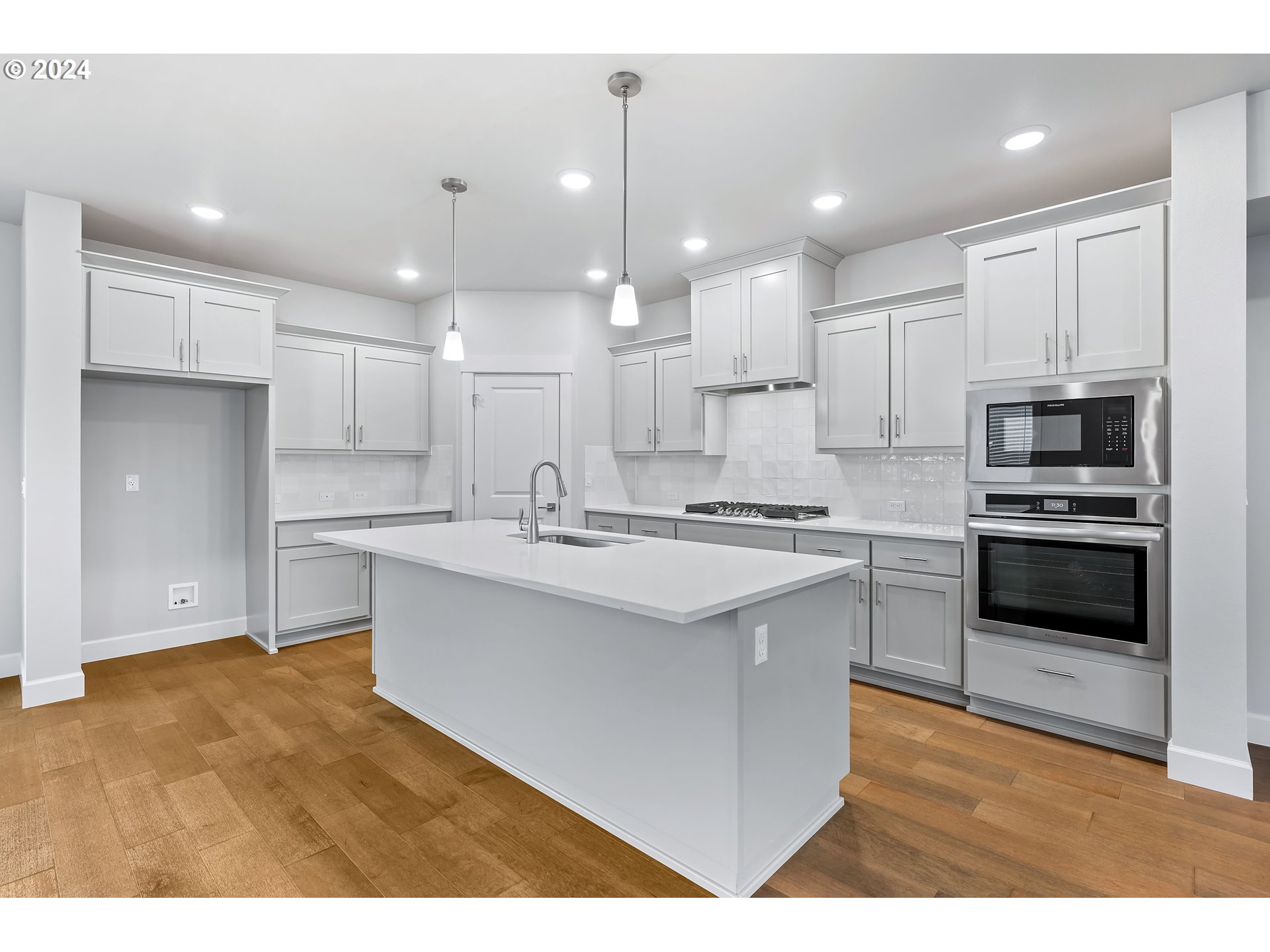 12263 Southwest Strobel Road Beaverton, OR 97007 - Photo 7 of 46 Kitchen