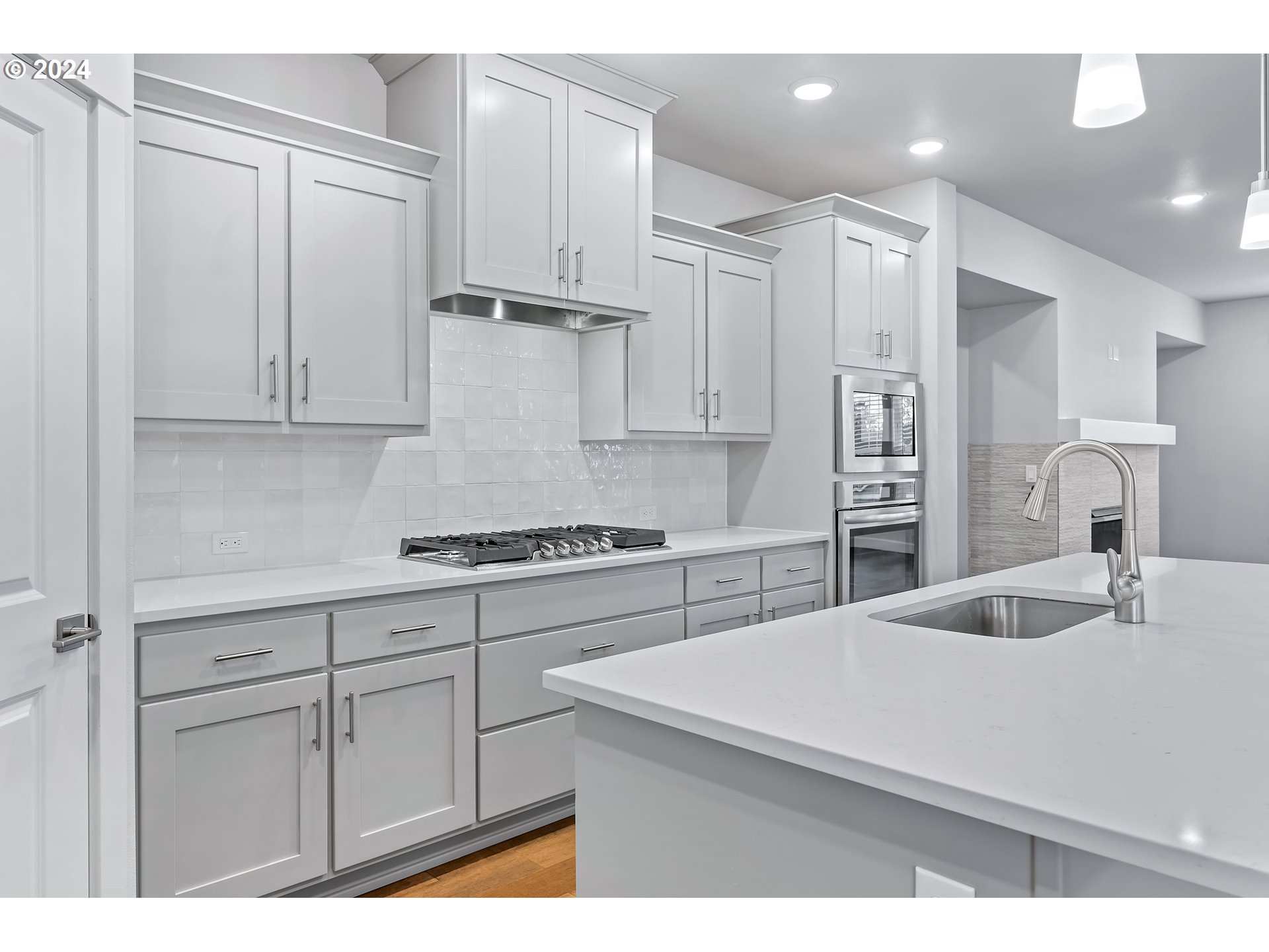 12263 Southwest Strobel Road Beaverton, OR 97007 - Photo 10 of 46 Kitchen