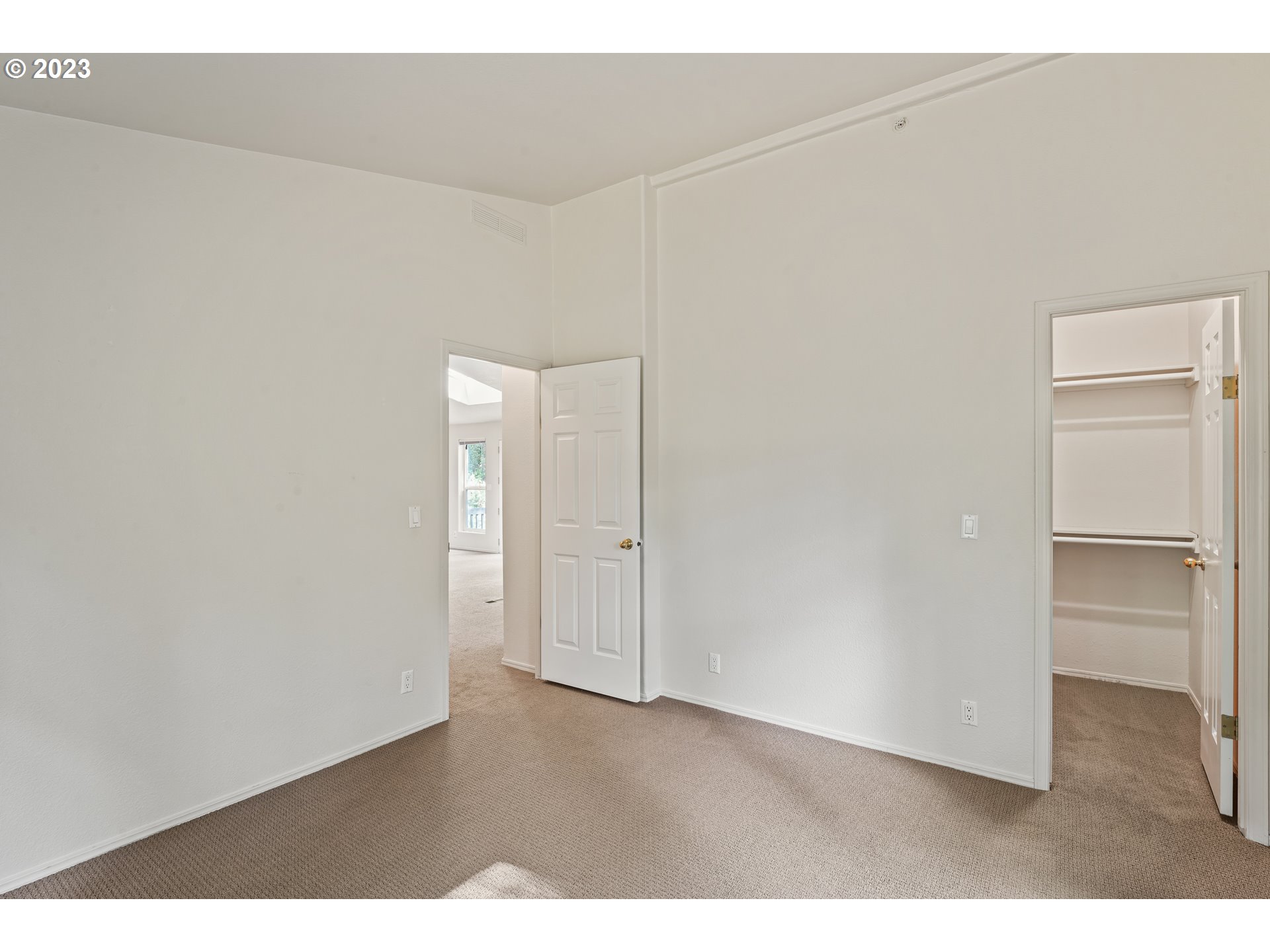 31861 Owl Road Eugene, OR 97405 - Photo 28 of 38 a view of an empty room
